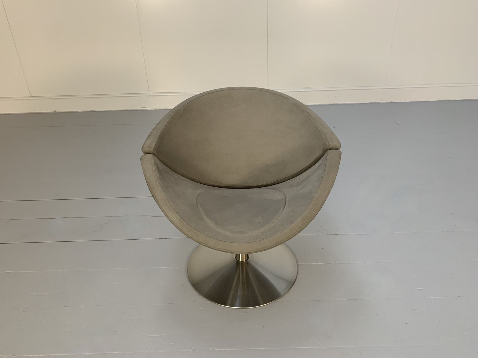 Pair Of Erik Jorgensen “Apollo” Ej 96 Chairs – In Mid Grey Alcantara photo buy
