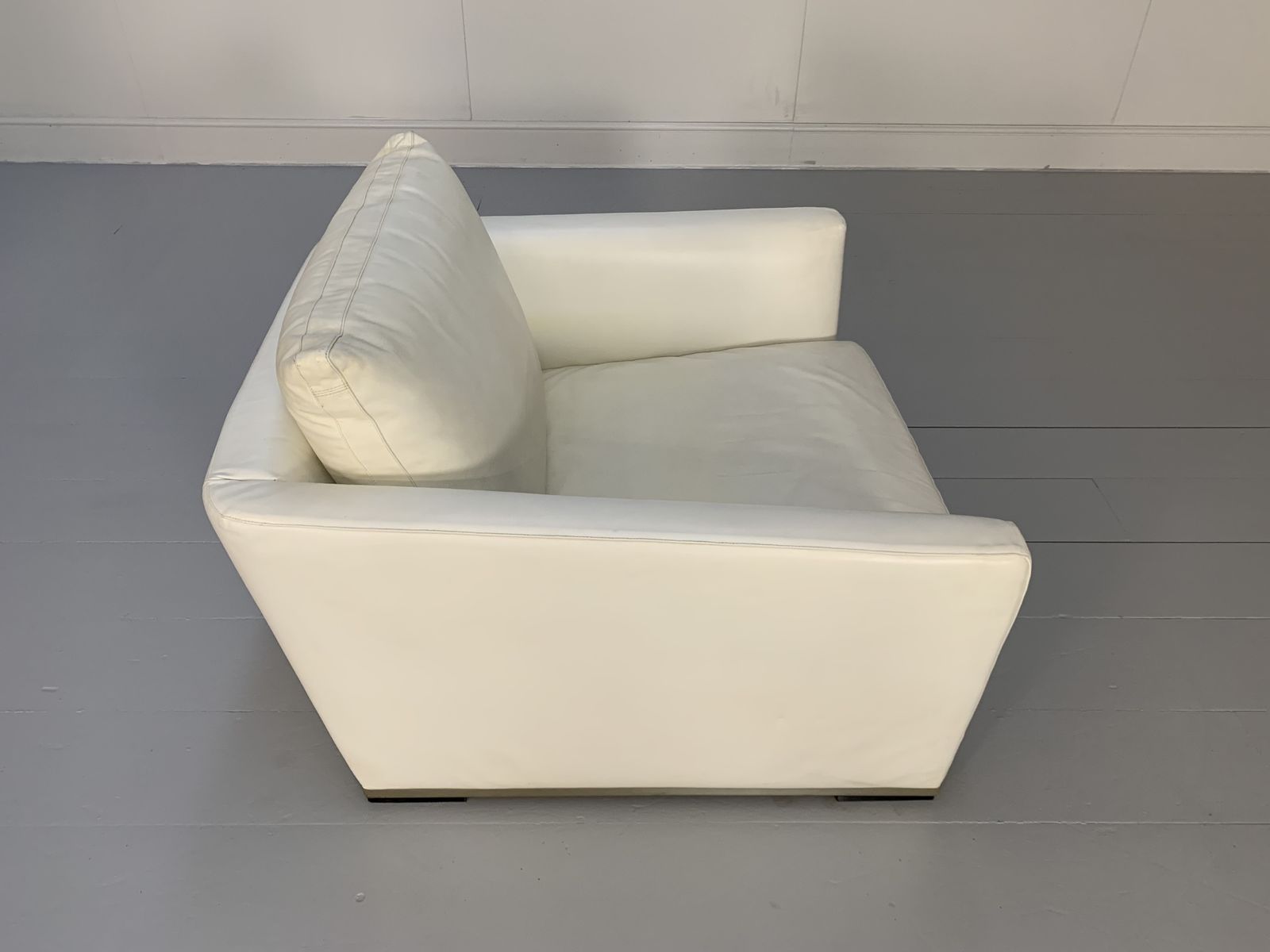 B&B Italia Maxalto “Apta” Armchair – In White “Gamma” Leather photo buy