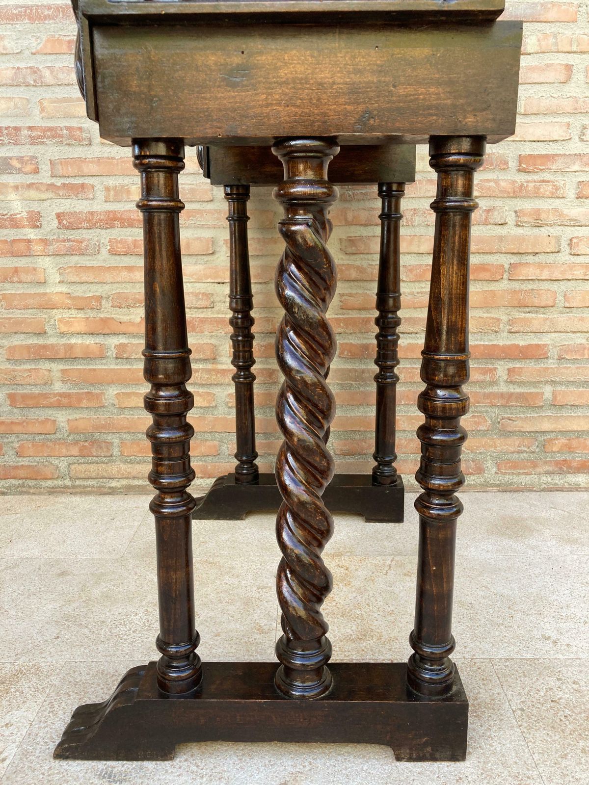 photo vintage Cabinet bar espagnol Renaissance d'époque en chêne, 1890