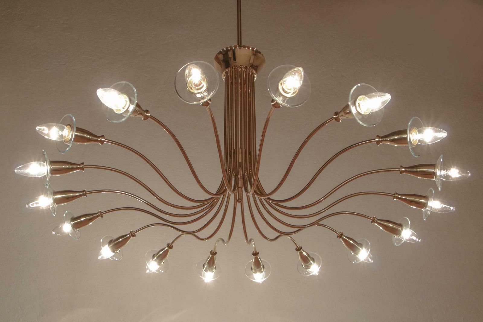 photo vintage Italian Mid Century 18 Lights Chandelier Attributed To Angelo Lelii For Arteluce