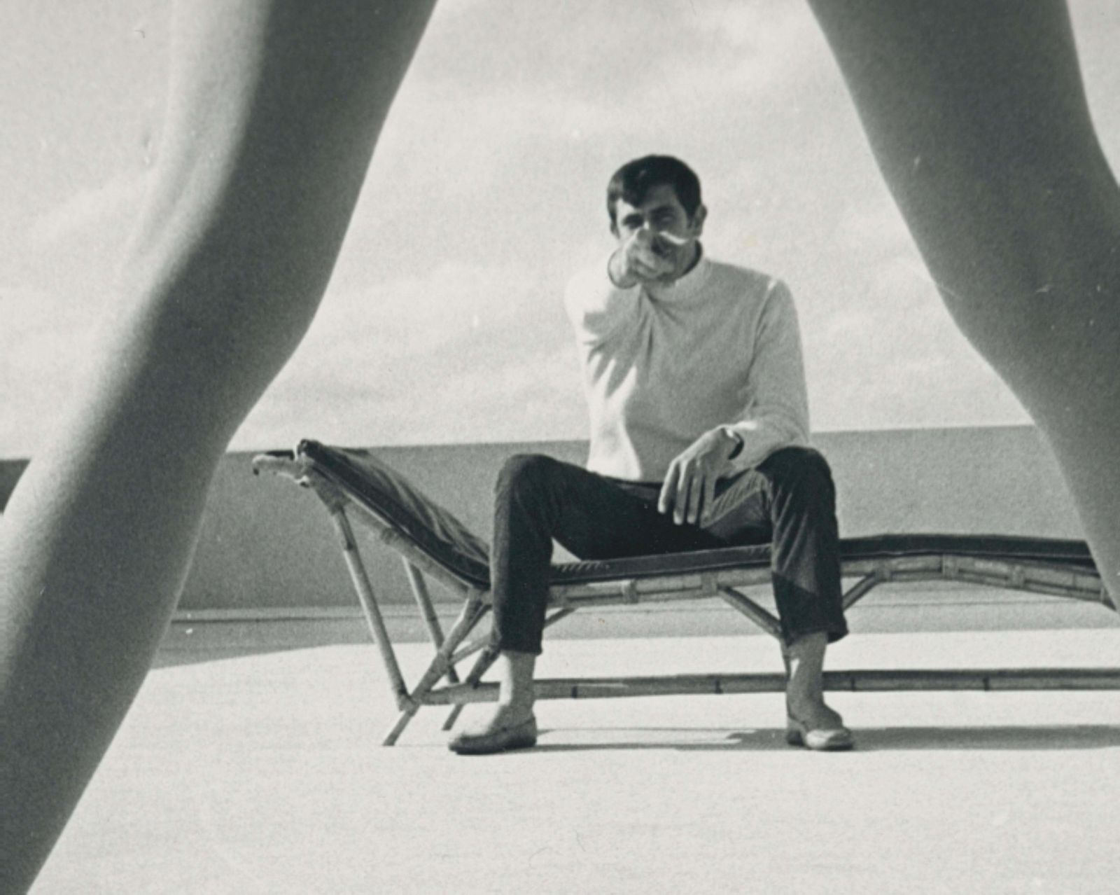Larry Ellis George Lazenby In "James Bond 007   On Her Majesty's Secret Service", Uk 1969 1969 photo furniture