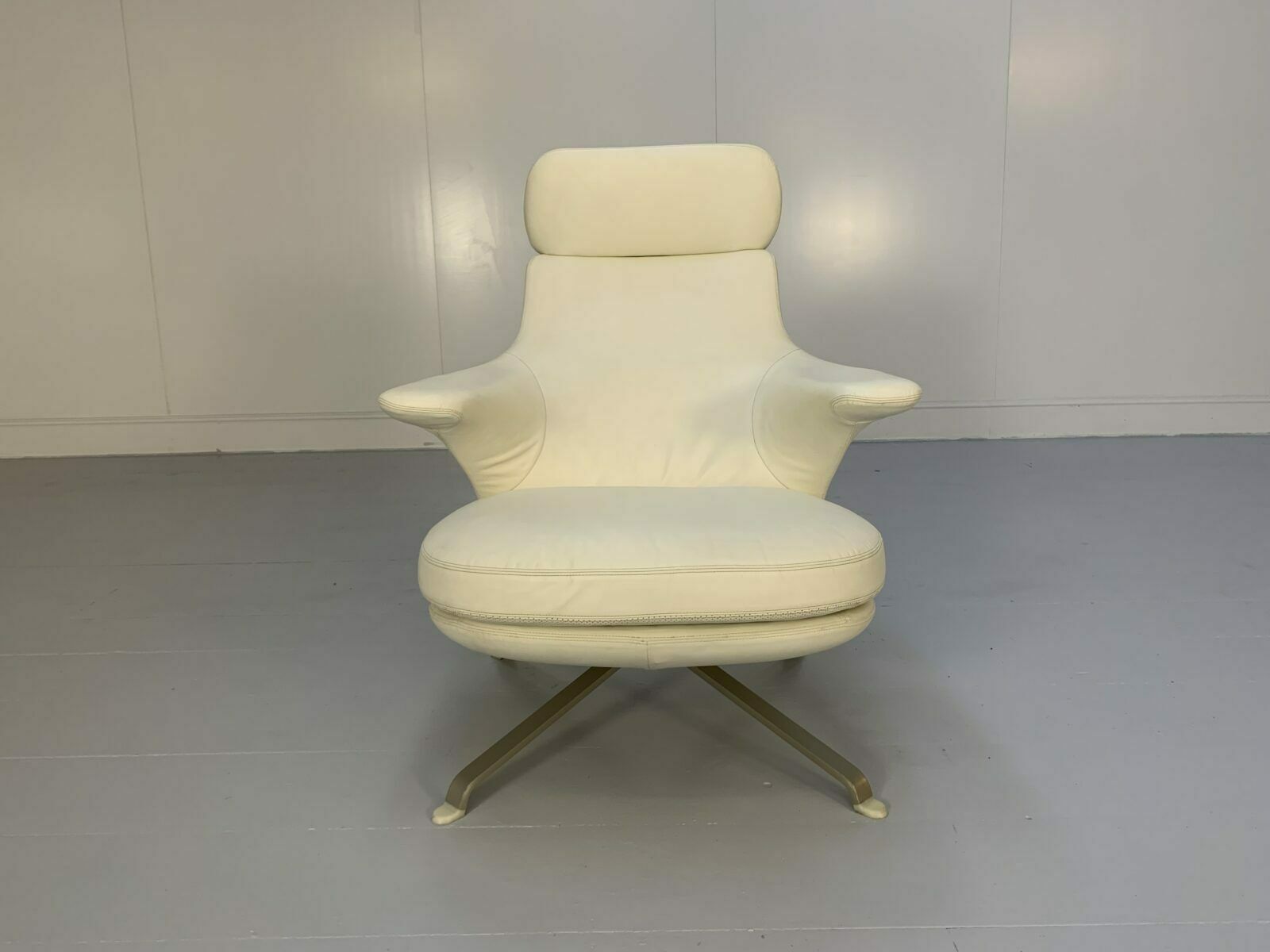B&B Italia “Radar” Armchair – In Ivory Leather photo furniture