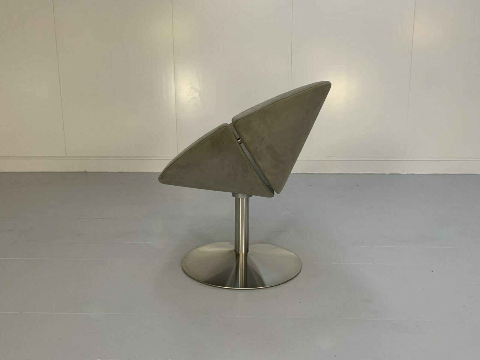 Suite Of 4 Erik Jorgensen “Apollo” Ej 96 Chairs  In Mid Grey Alcantara photo vinterior