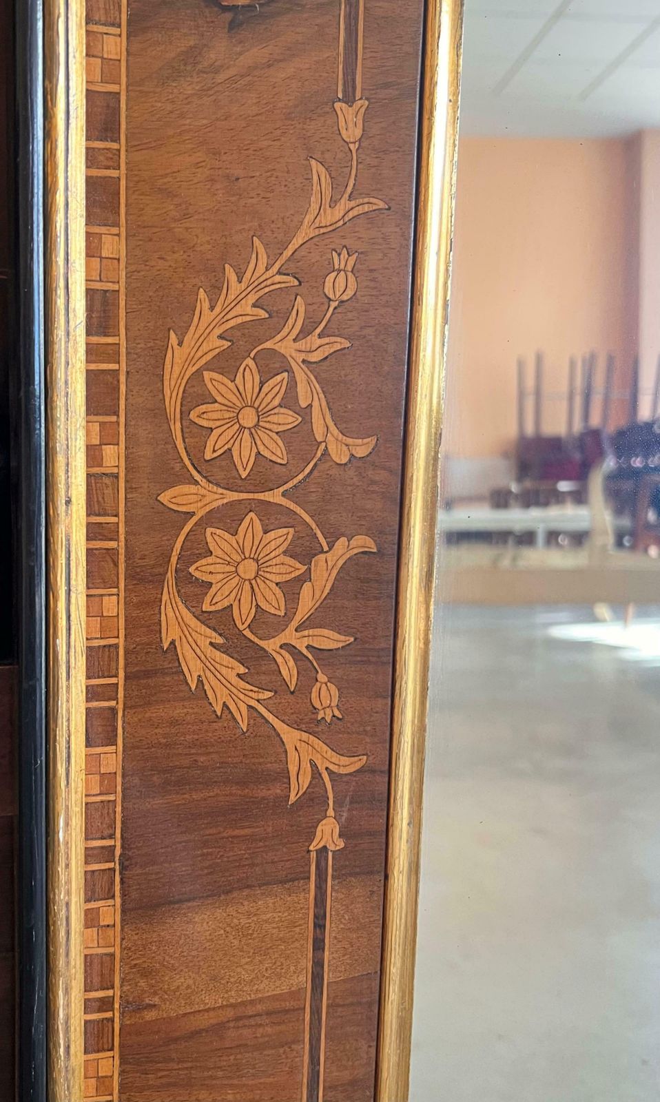 Miroir d'époque en acajou flammé et marqueterie, XIXe siècle photo vintage