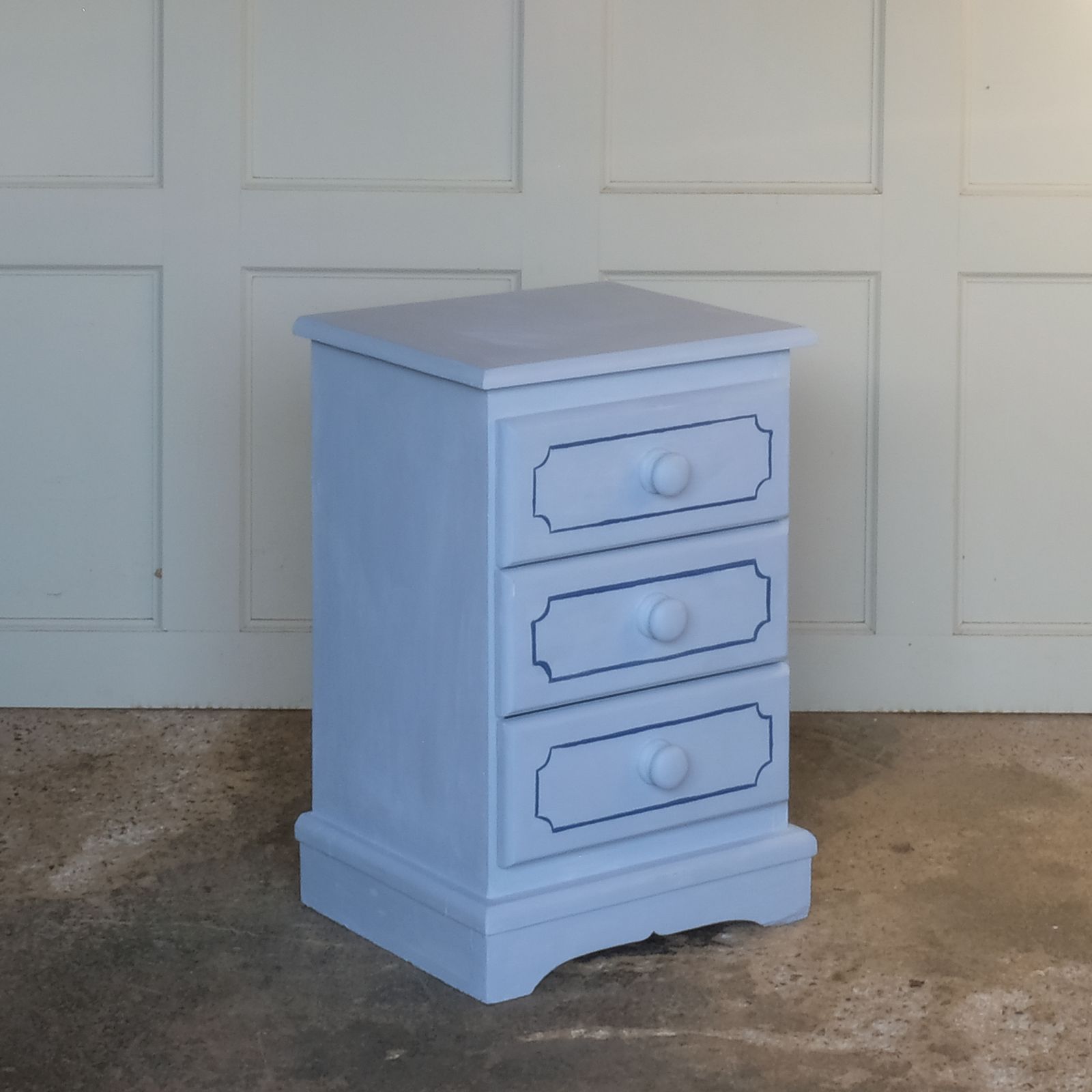 Small Hand Painted Chest Of Drawers photo vinterior