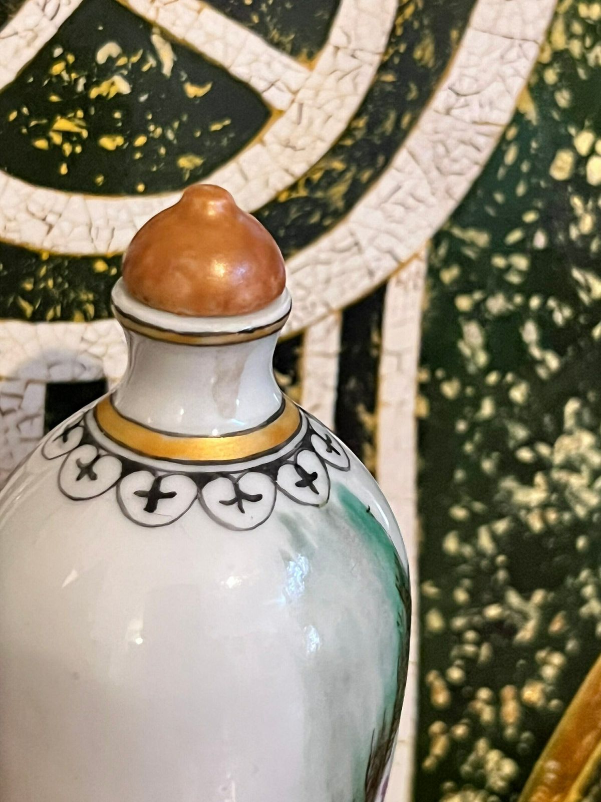 photo furniture A Famille Rose Erotic Subject’ Snuff Bottle Qing Dynasty, Qianlong, Antique Chinese Dynasty Porcelain Exotic Porcelain Snuff Bottle