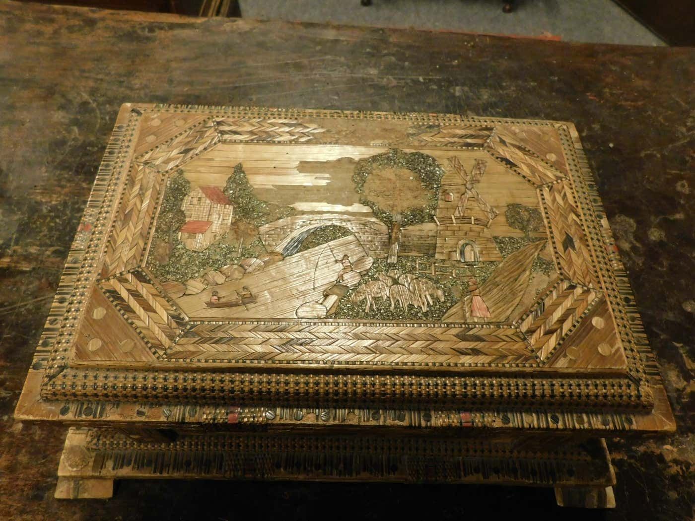 Box For Jewels Or Treasures, Inlaid With Straw, Italy photo vintage
