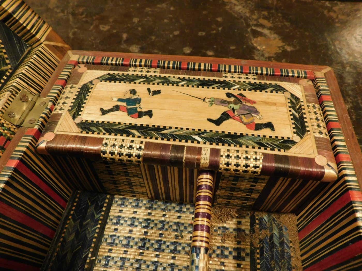 photo vinterior Box For Jewels Or Treasures, Inlaid With Straw, Italy