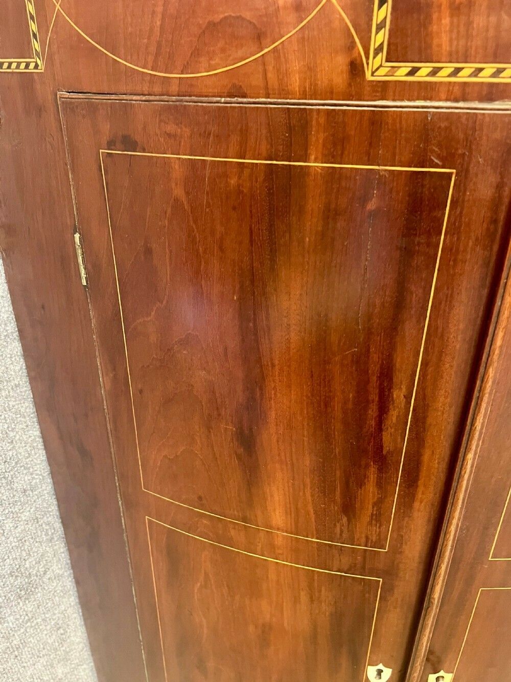 photo furniture George III Mahogany And Inlaid Hanging Corner Cabinet Cupboard