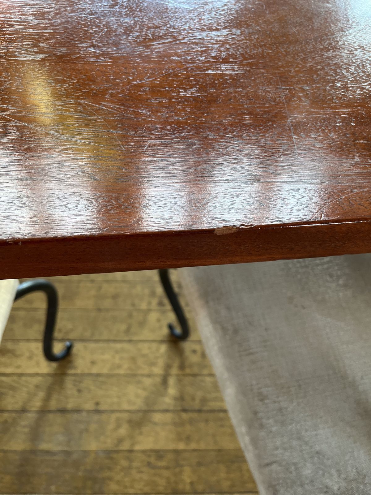 photo vinterior Bespoke Heather Burrell Dining Table And 8 Chairs
