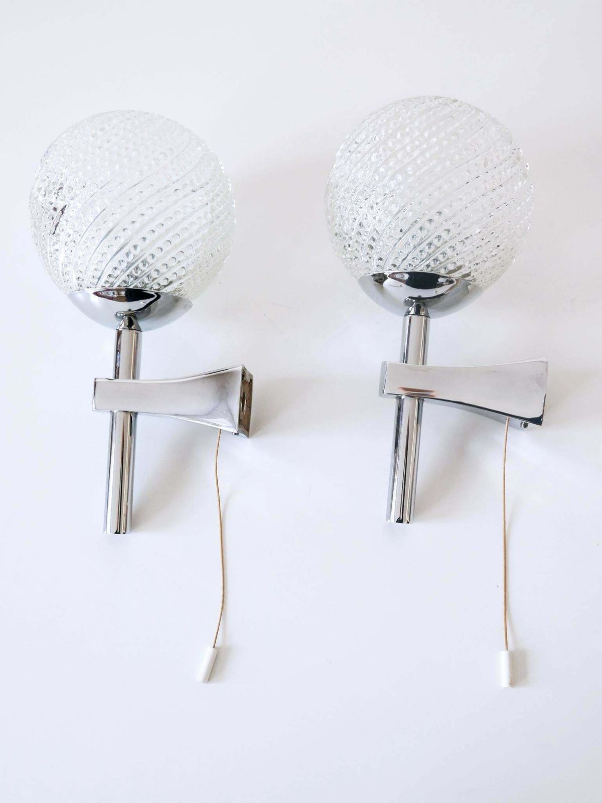 photo vinterior Set Of Two Lovely Mid Century Modern Textured Glass Sconces Or Wall Lamps 1970s