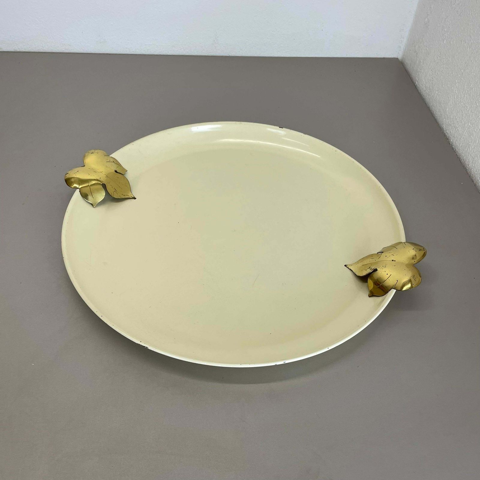 Unique Hollywood Regency Brass Metal Tray By Vereinigte Werkstätten München 1950 photo furniture
