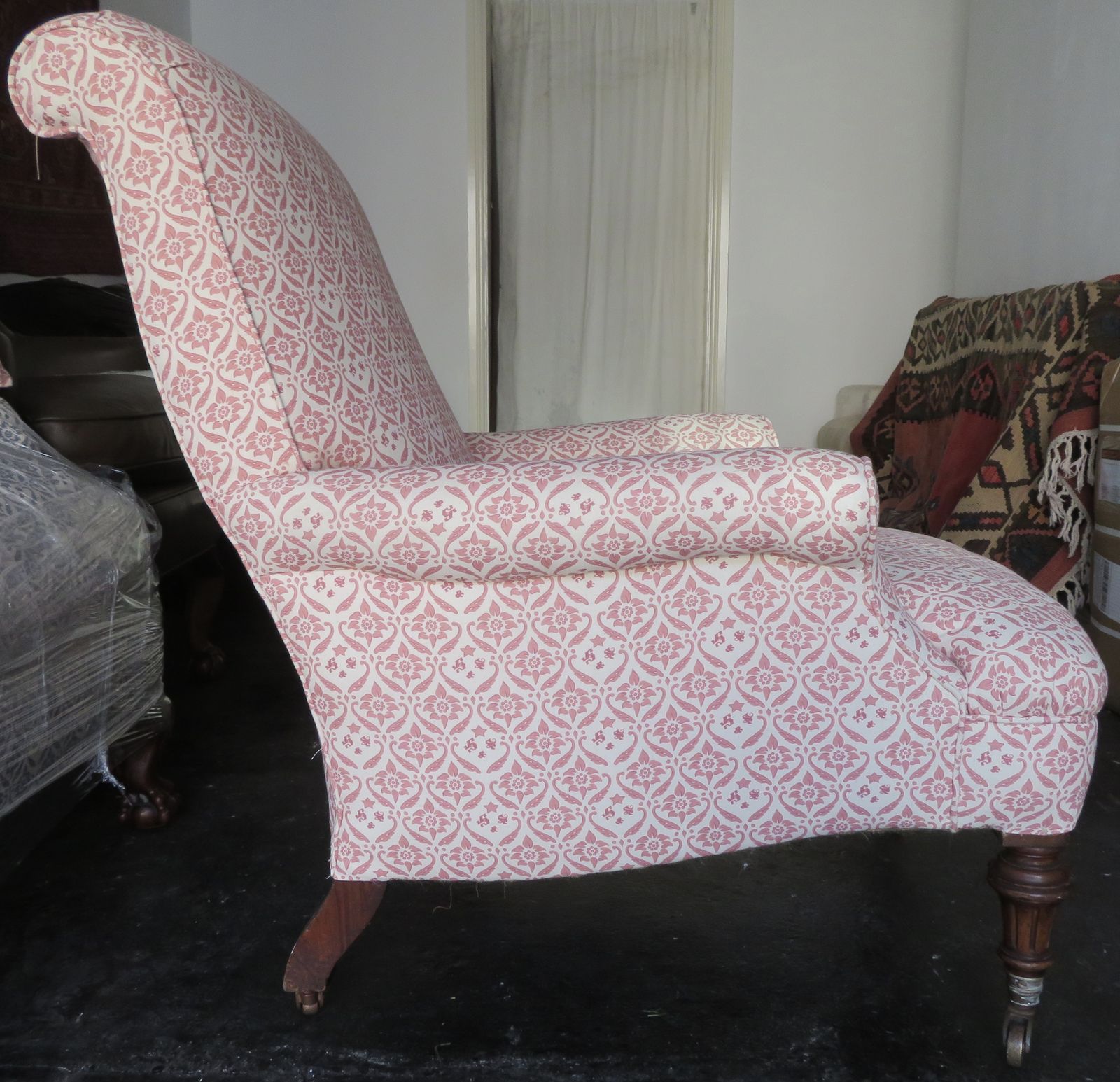 Howard And Sons Easy Armchair. Fully Restored. photo vinterior