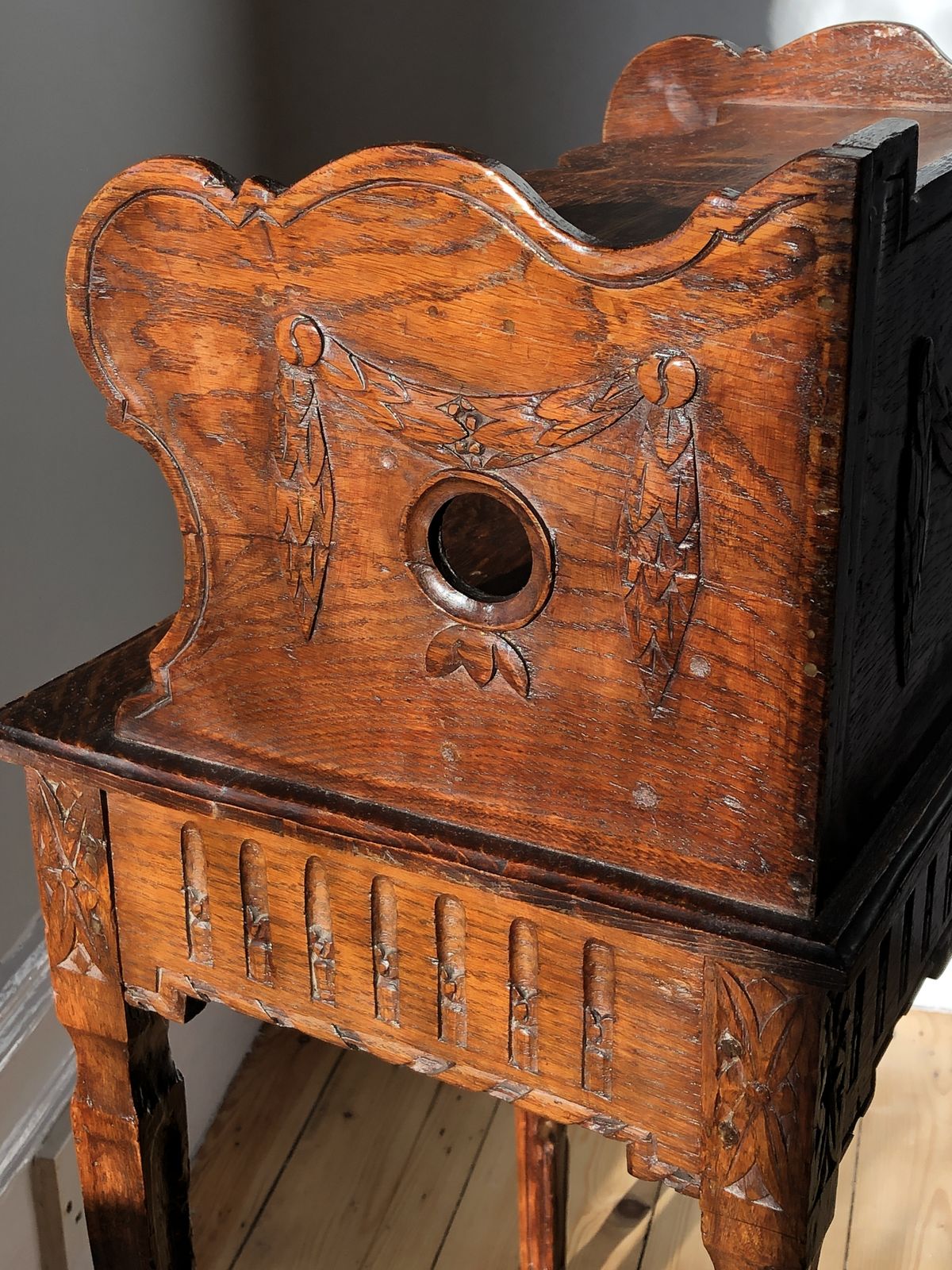 photo vintage 19th Century Bedside Pine Table, Louis XV Provençal Style