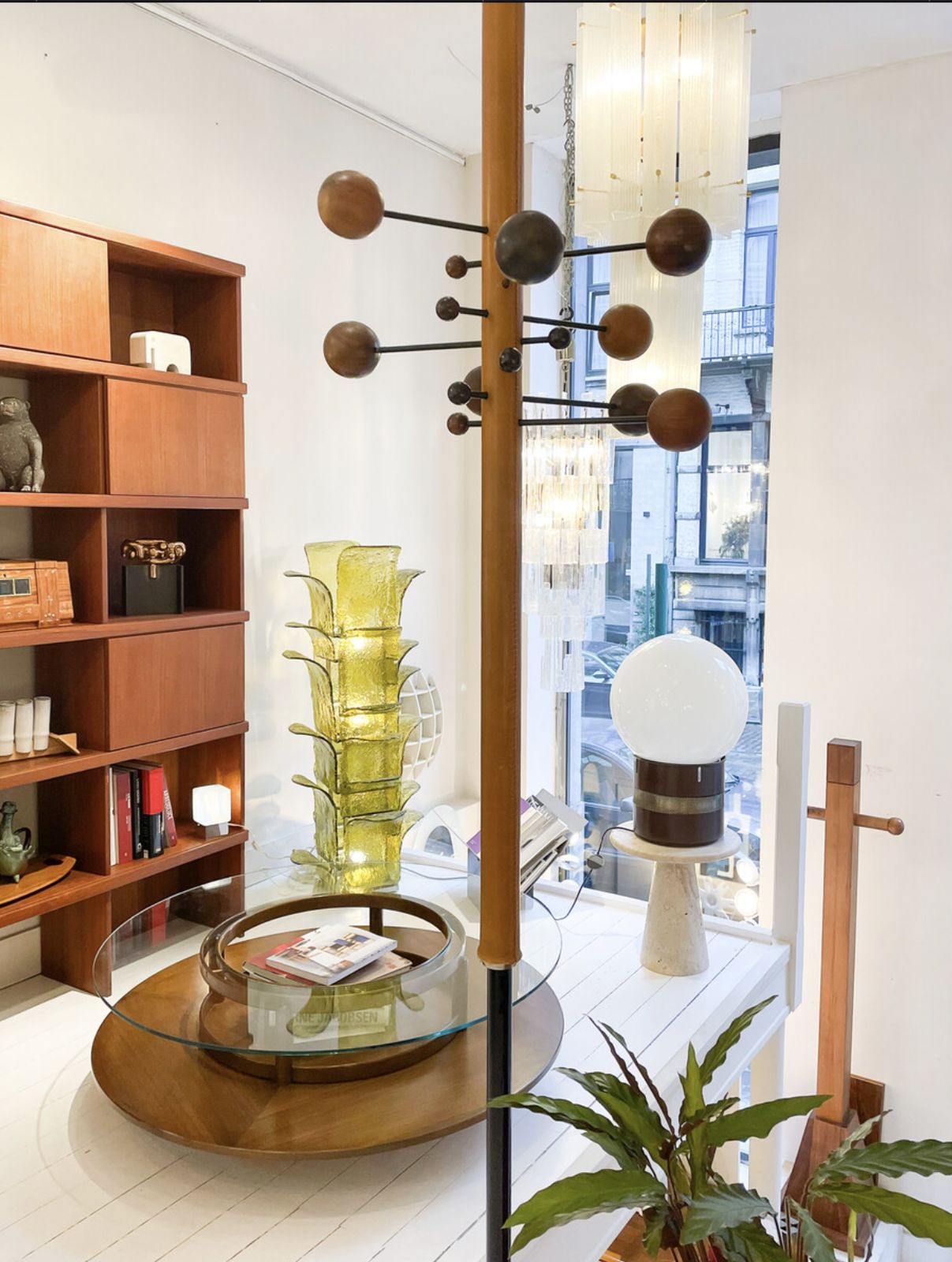 Early Edition T16 Coat Rack By Osvaldo Borsani For Tecno Italy, 1960s