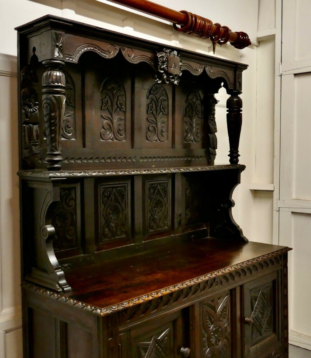 18th Century Carved Oak Dresser With Kings photo 1800.0