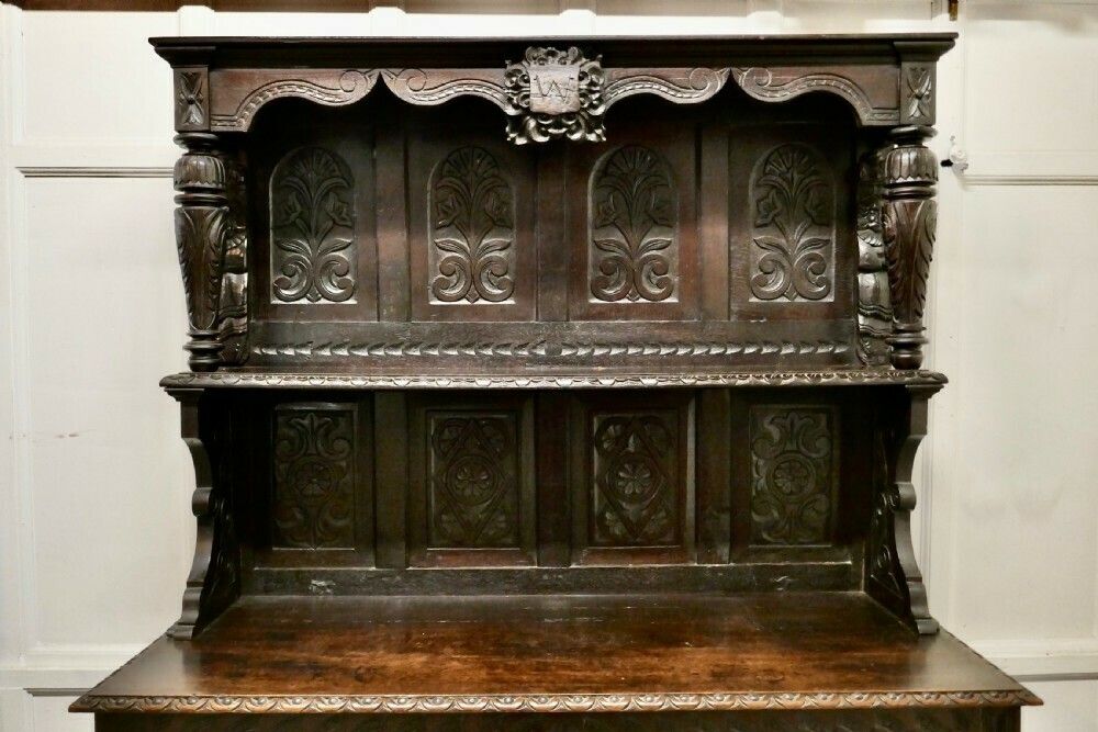 18th Century Carved Oak Dresser With Kings photo vinterior