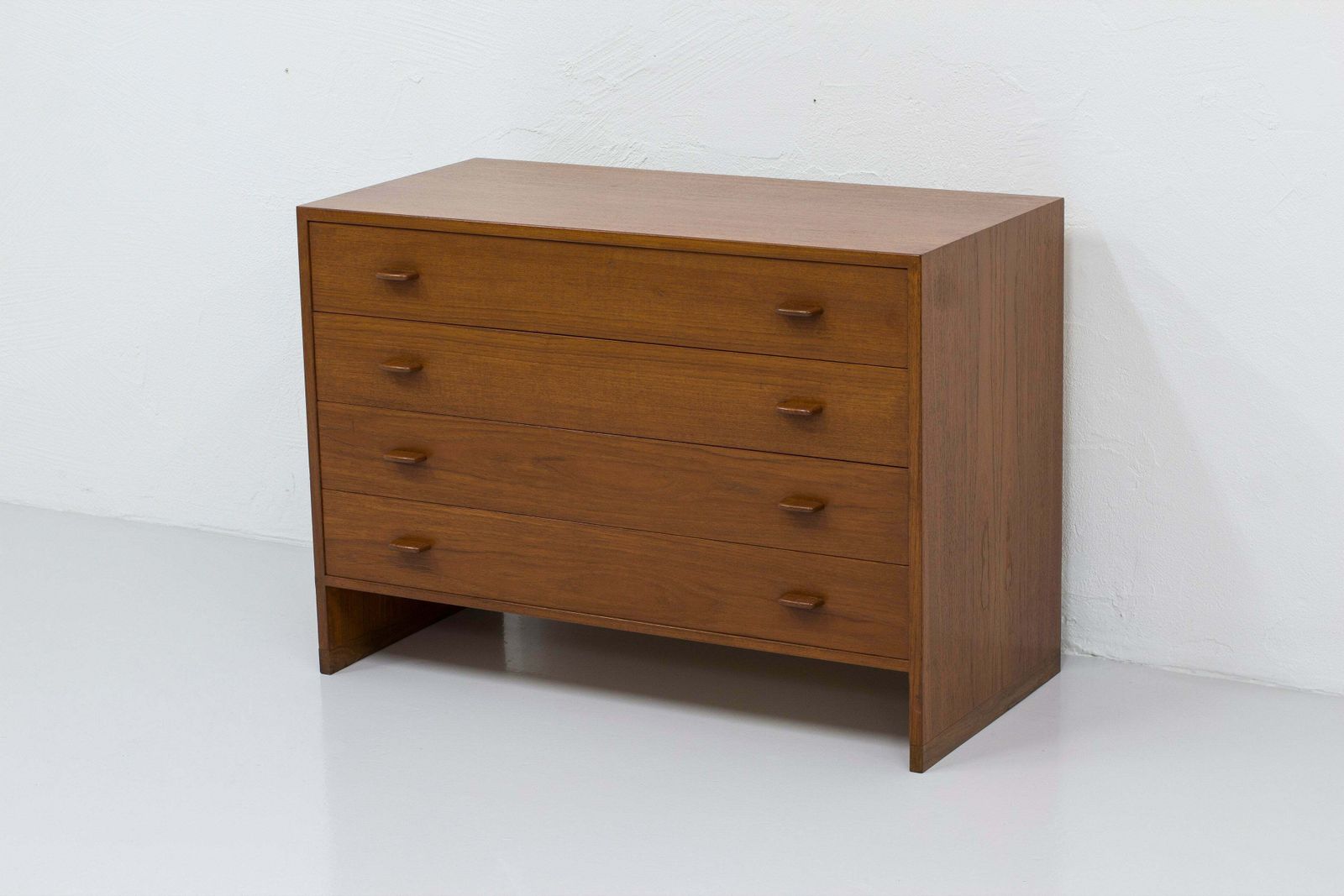 Ry16 Chest Of Drawers By Wegner photo vintage