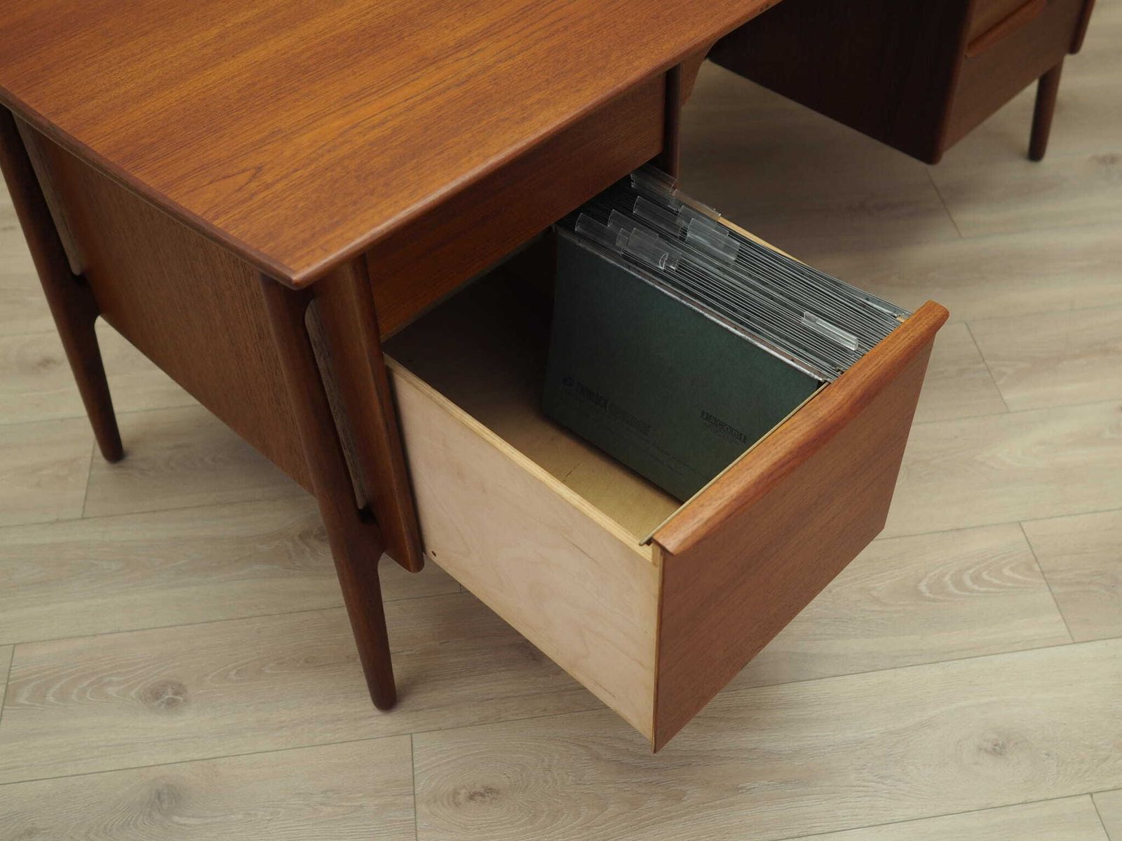 photo vintage Teak Desk, Danish Design, 1960s, Designer: Svend Age Madsen