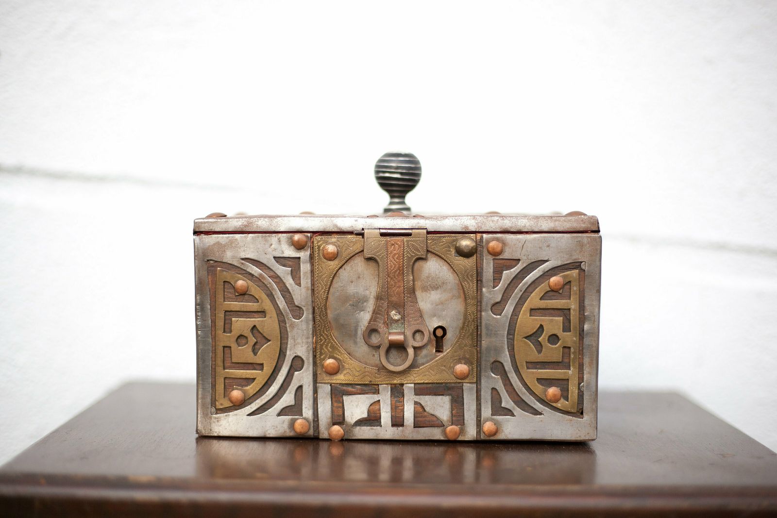 Old Mauritanian Box, Mauritania Tuareg Wooden Chest With Worked Metal And Copper Frame, Collection, Rare