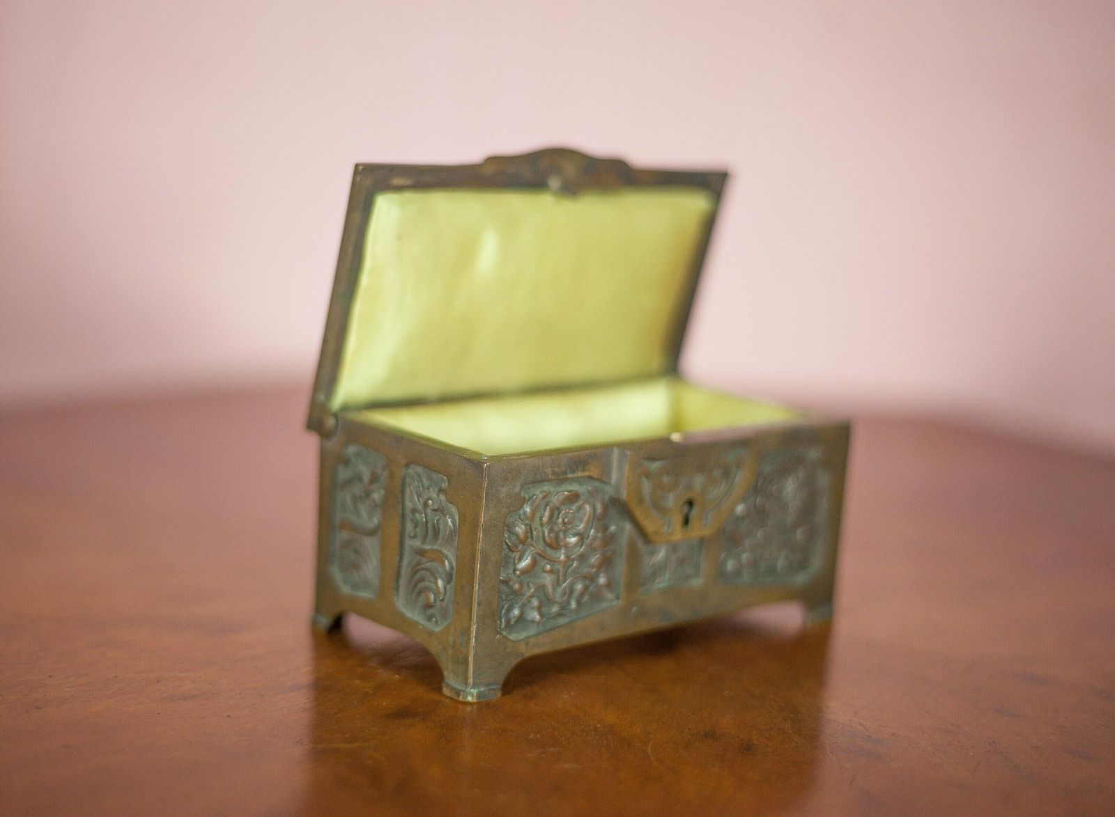Bronze Chest, Bronze, Art Nouveau, Boudoir, Collection, Jewel Box photo vintage