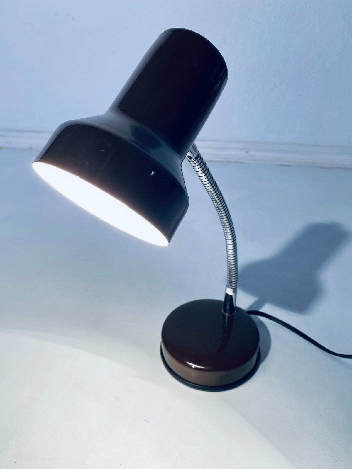 Veneta Lumi Brown Metal Table Lamp Space Age / Vintage Decor 1970s photo vinterior