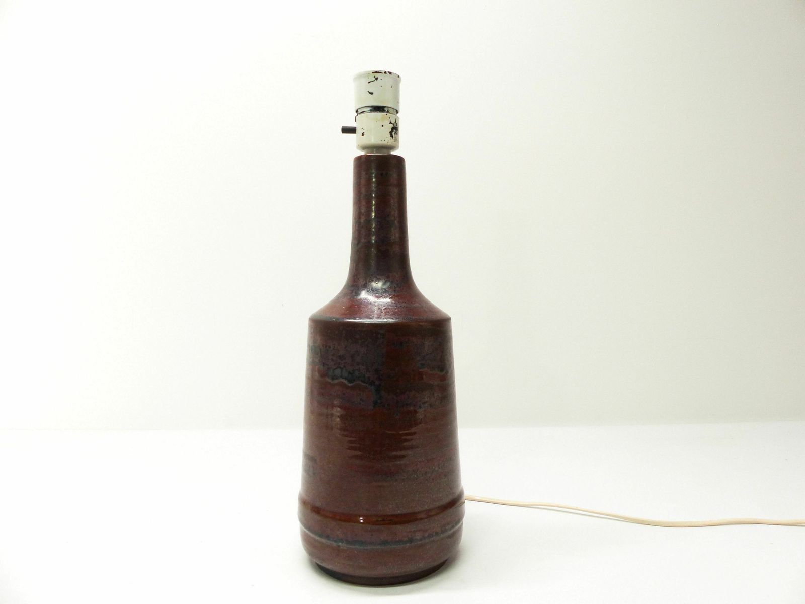 Scandinavian Oxblood Ceramic Lamp Désirée Stentoj 1970 photo furniture