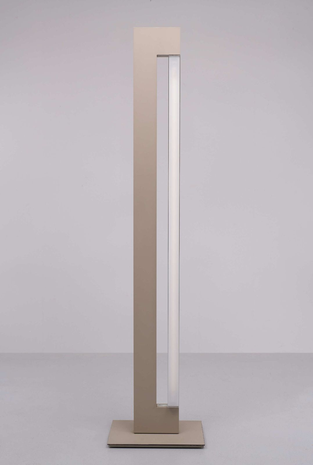 Rotating Ara Floor Lamp By Ilaria Marelli By Italian Luce 1980s photo Lighting