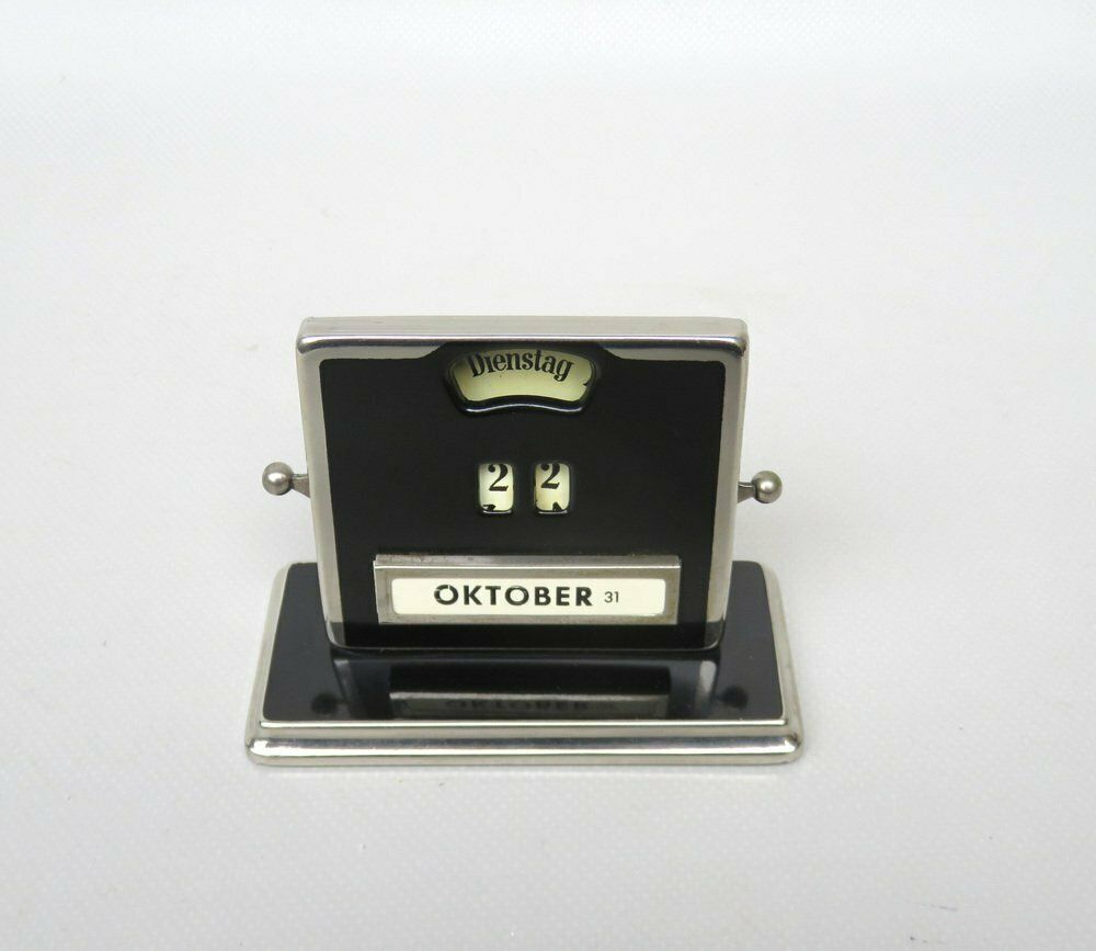 Bauhaus Chrome Plated Black Eternal Calendar By Jakob Maul, 1920s