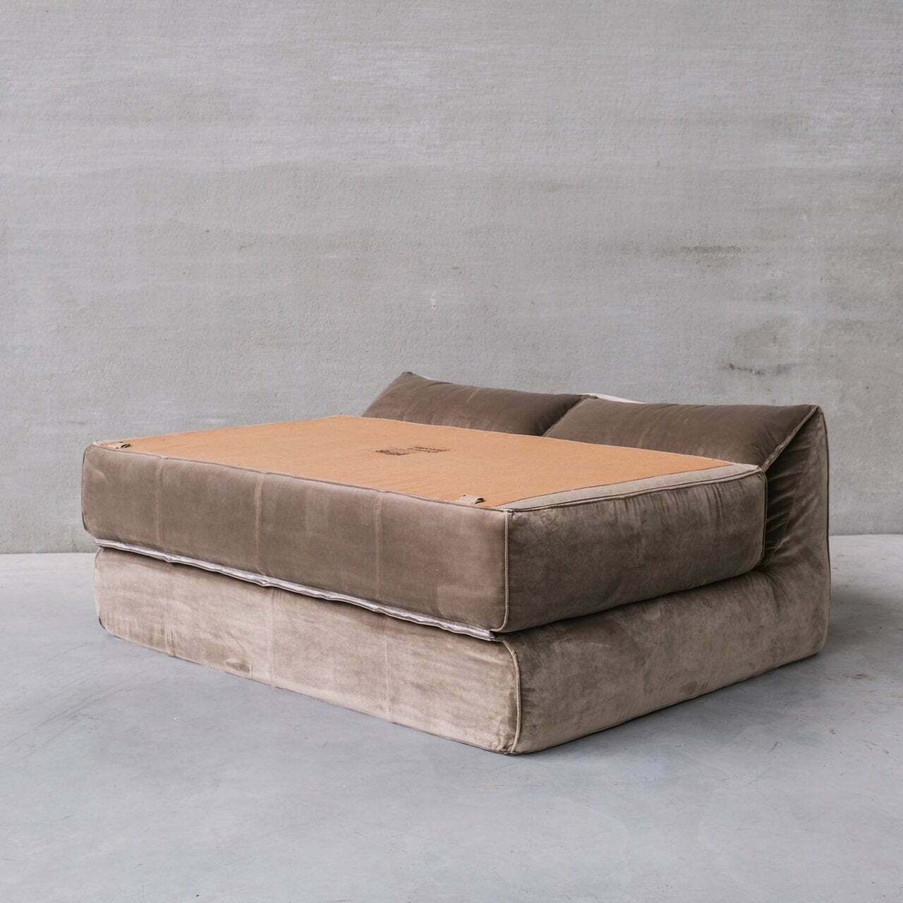 Original Mid Century Italian Mario Bellini 'Le Bambole' Bed Or Day Bed photo furniture