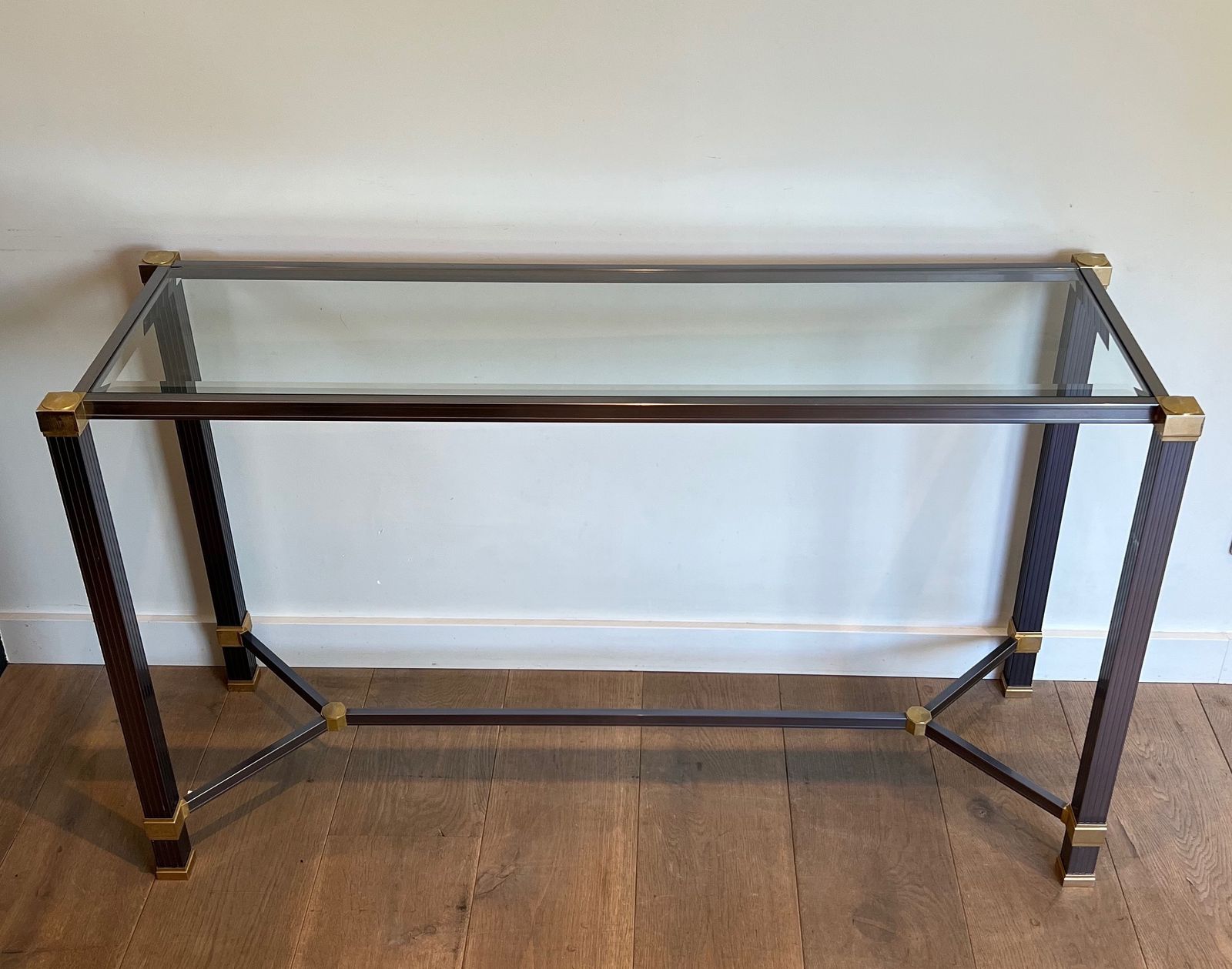 photo vinterior Console In Lacquered Aluminum And Gold Metal By Pierre Vandel