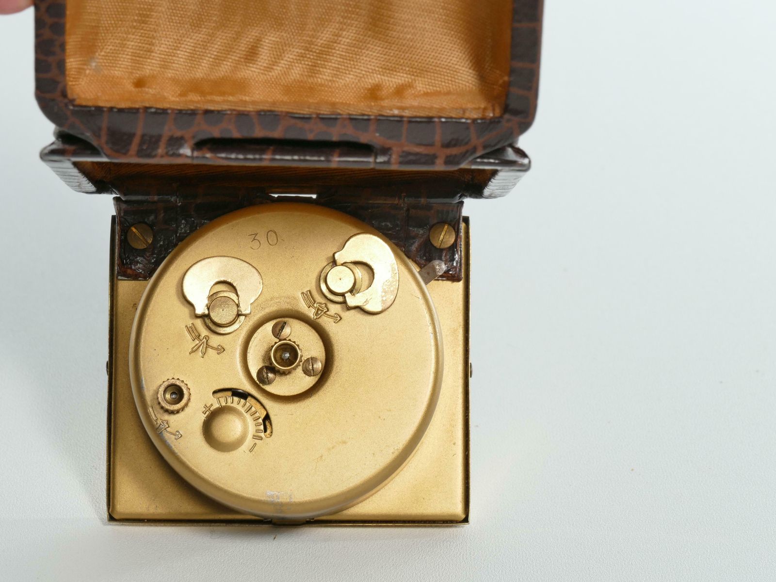 photo vinterior Travel Alarm Clock In Brass And Faux Snakeskin From "Gw", Germany, Ca 1950's