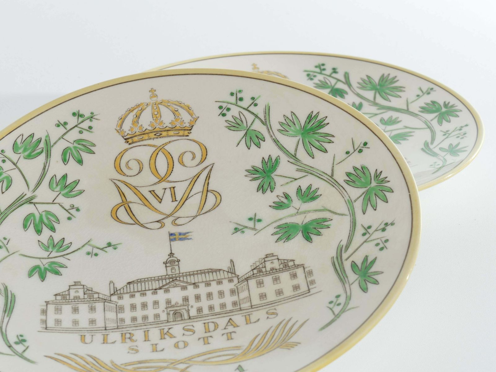Swedish Grace Plates With Ulriksdal Palace In Yellow And Green By Gefle 1951 photo vintage