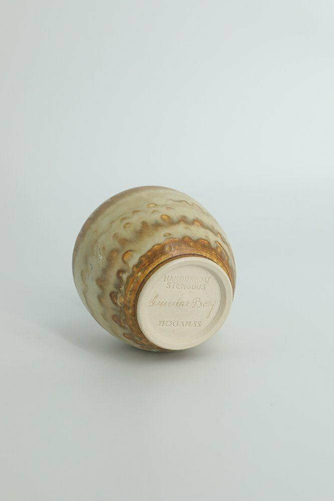 Klein Mid Century Scandinavisch Modern Verzamelbaar Beige Stoneware Vaasje Van Gunnar Borg Voor Höganäs Keramik, Jaren 1960 photo 325.0
