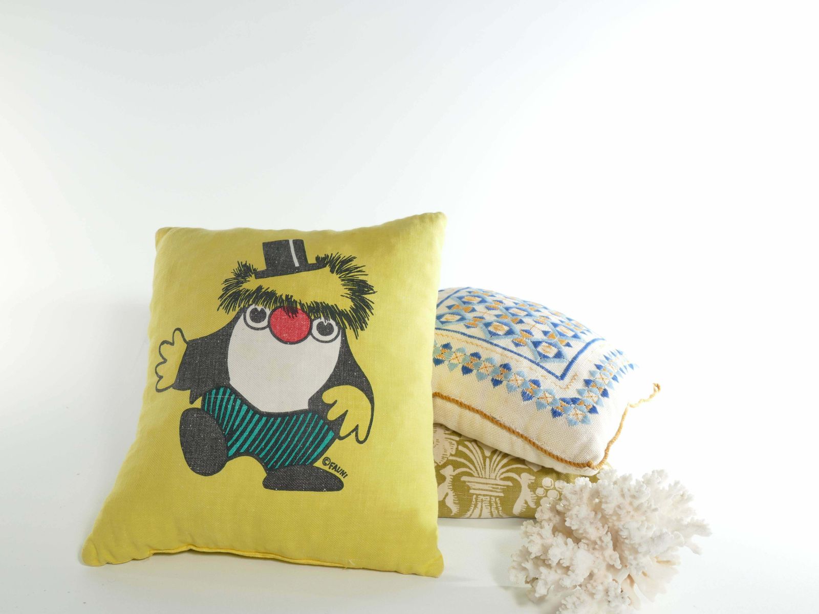 photo buy 1970’s Atelier Fauni Yellow Pillow Depicting Mr Edward The Business Troll