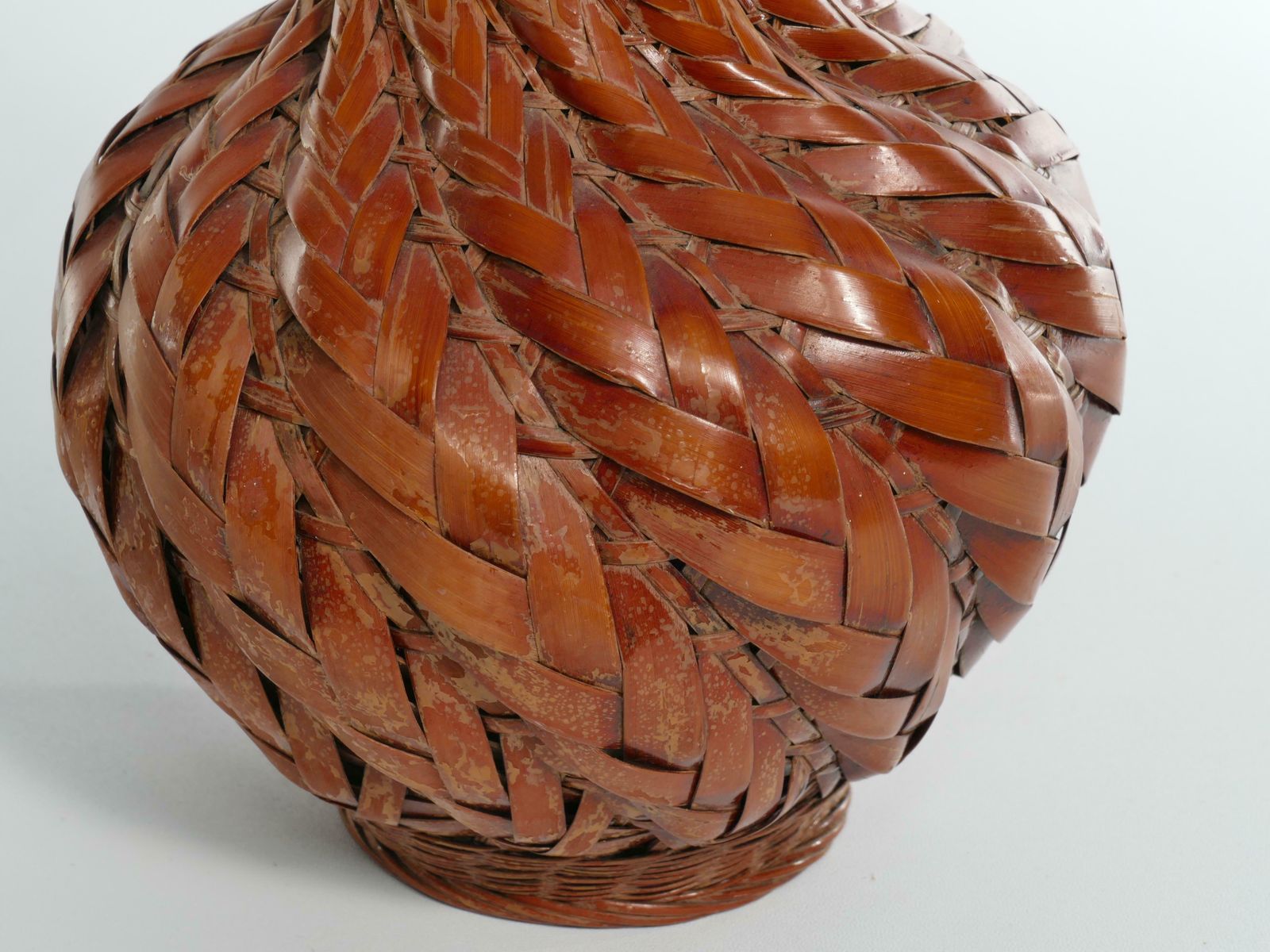photo for sale Early 20th Century Taisho/Showa Period Japanese Woven Bamboo Ikebana Vase