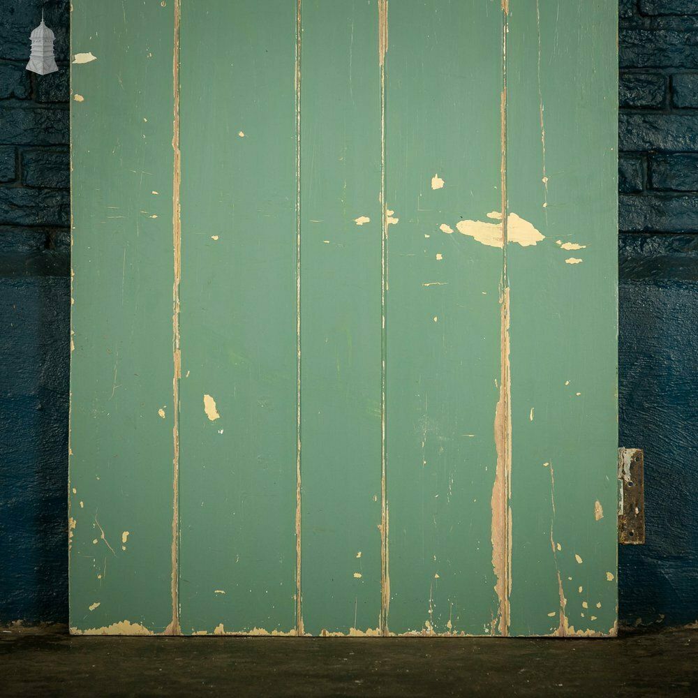 Ledged Plank Door, Green Painted Pine photo Home Fixtures