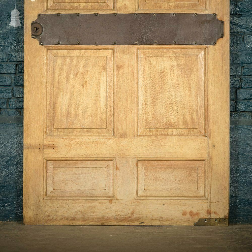 Oak Panelled Door, 8 Raised Panels With Leather Detail photo Home Fixtures