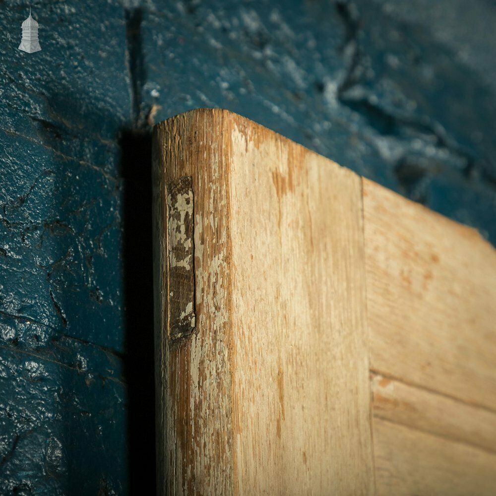 photo vinterior Oak Panelled Door, 8 Raised Panels With Leather Detail