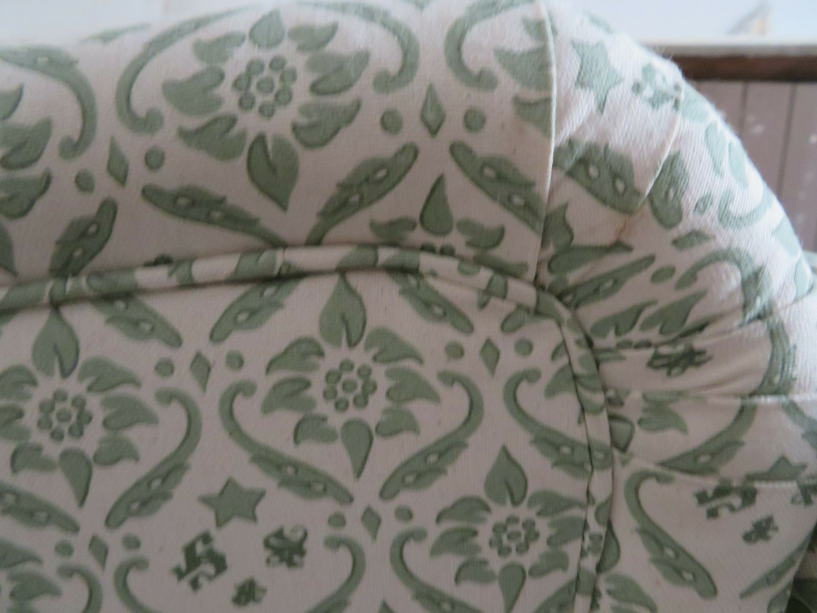 Howard And Sons Bridgewater Armchair. photo vinterior