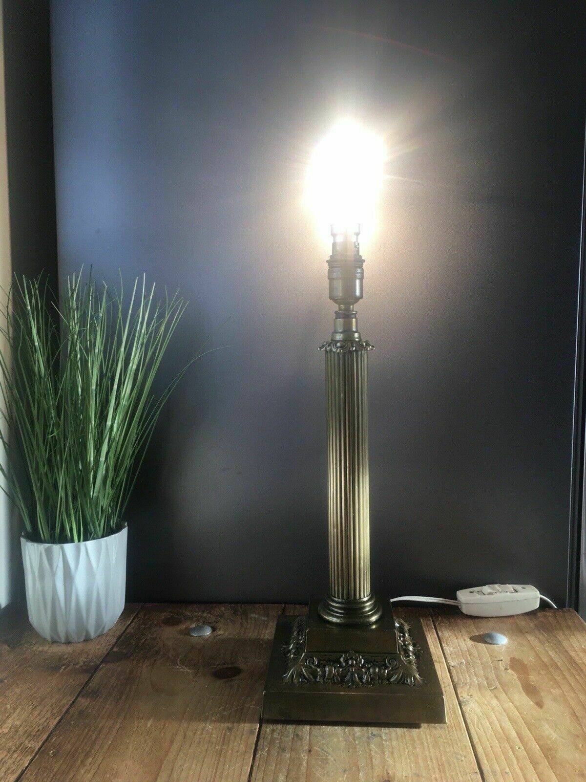 photo vinterior Antique 20s Large Corinthian Column Table Lamp Acanthus Leaf Grand Country House