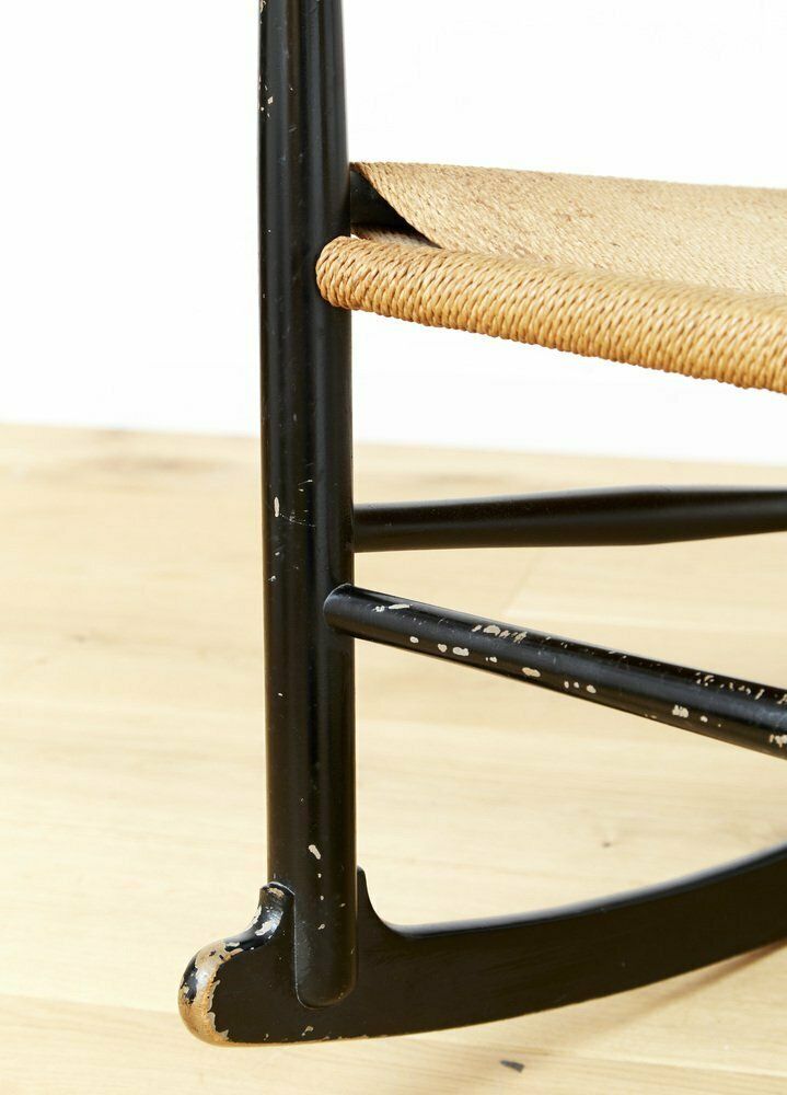 photo furniture Rocking Chair J16 By Hans Wegner For Fdb Møbler, 1944