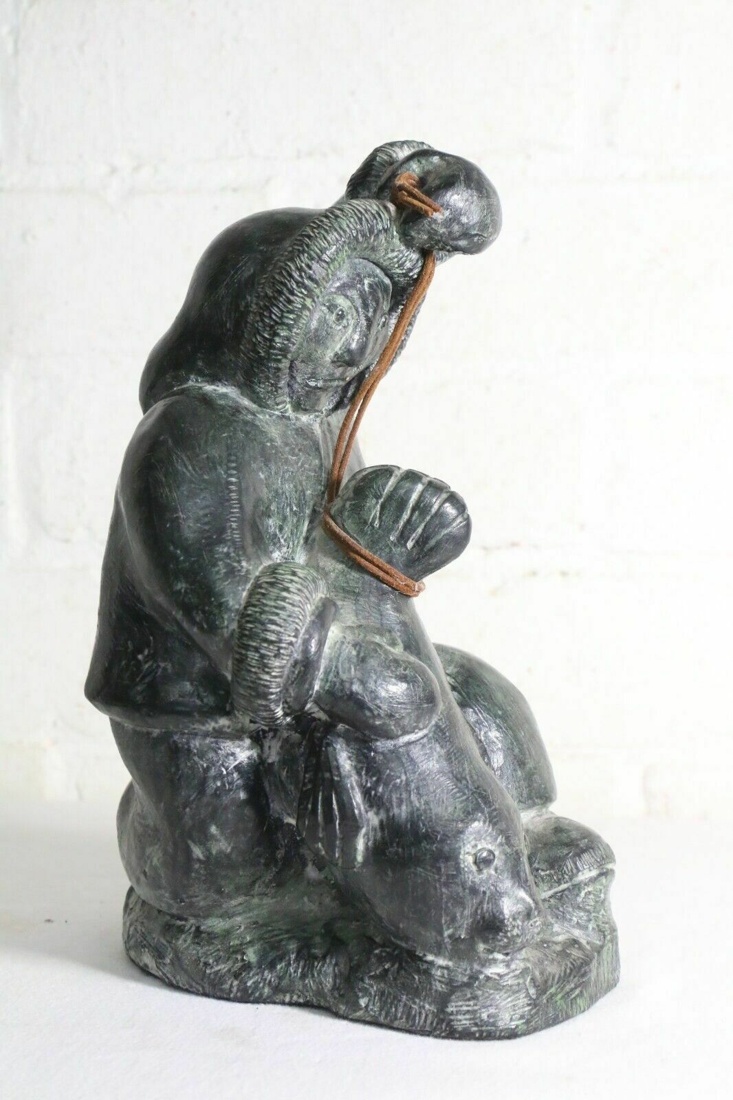 Genuine Eskimo Inuit Wolf Original Folk Art Sculpture Stone Carving Seal Hunter photo Home Decor