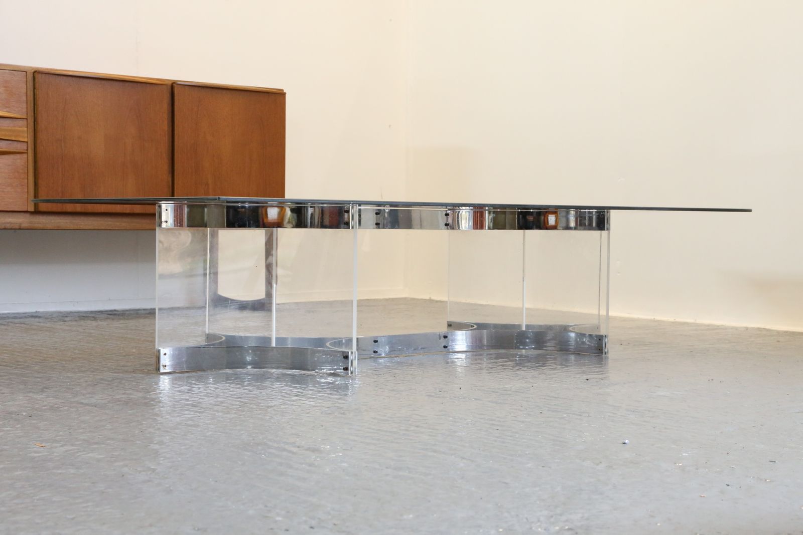 Furniture Alessandro Albrizzi, Fine Mid Century Chrome Plated Steel & Lucite Coffee Table photo