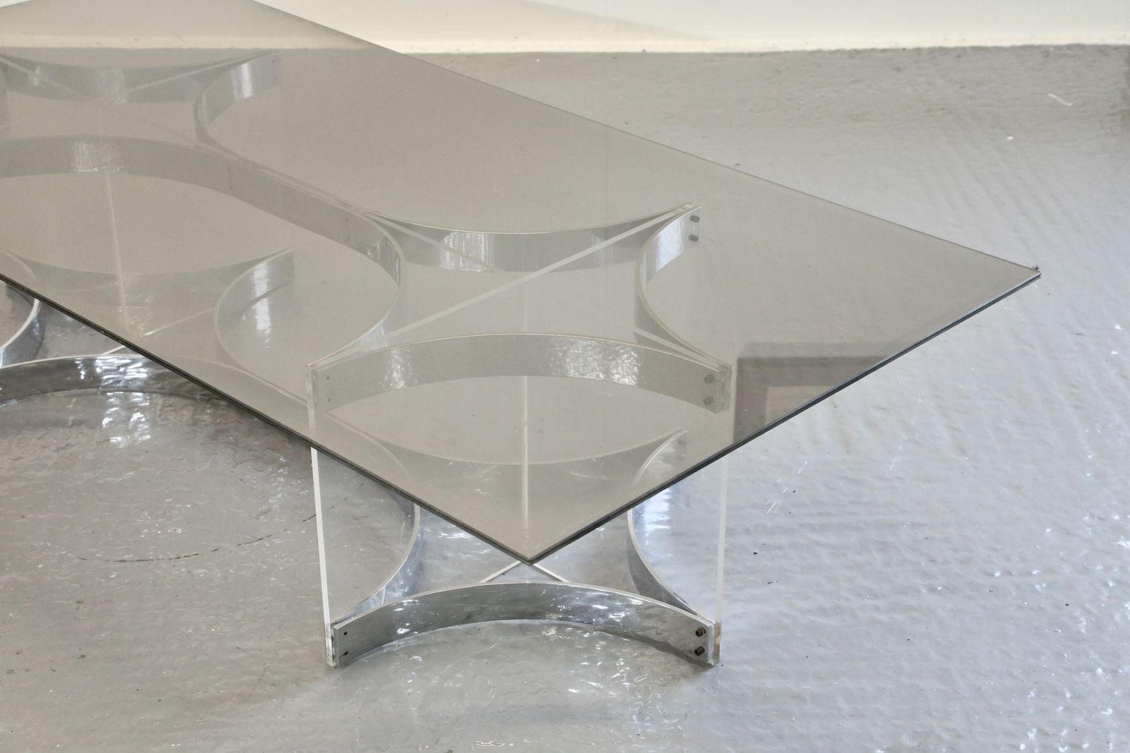 photo vinterior Alessandro Albrizzi, Fine Mid Century Chrome Plated Steel & Lucite Coffee Table