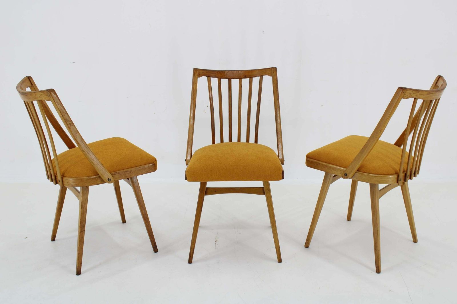 661.0 1960s Antonin Suman Oak Chair, Set Of Three photo
