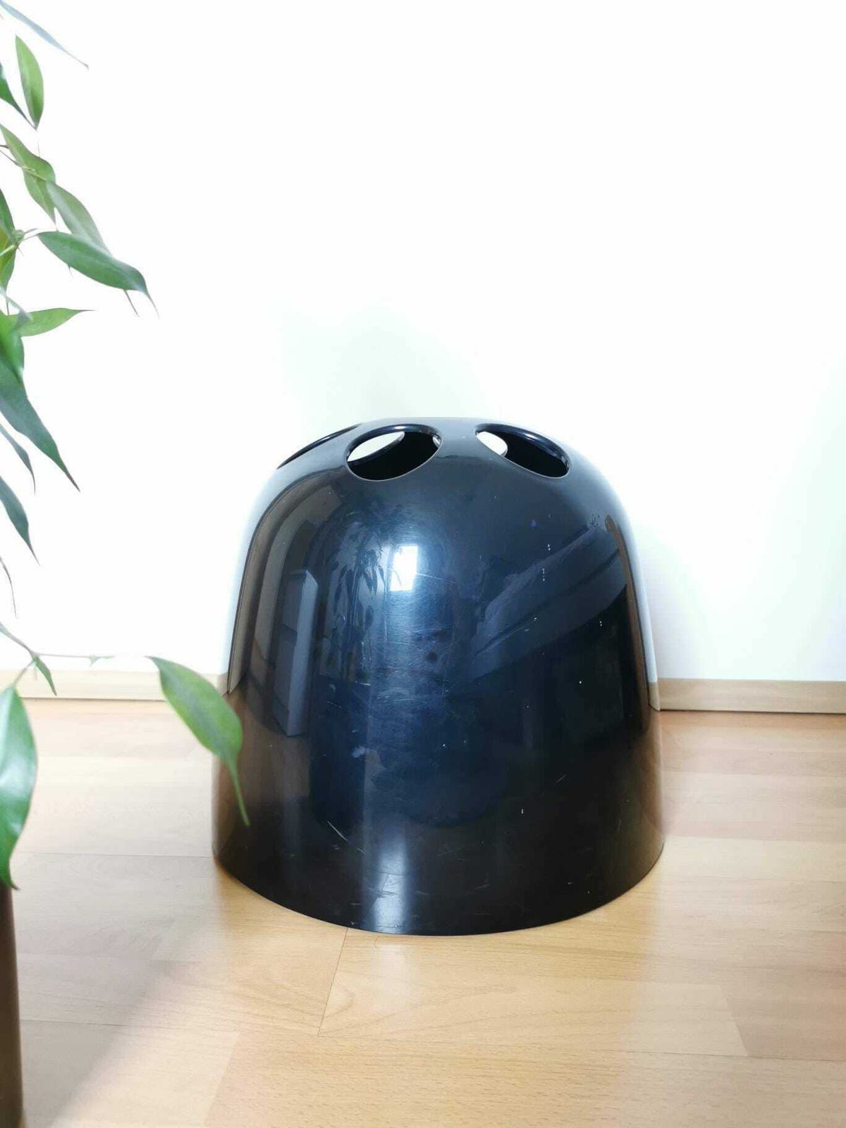 Black Dedalo / Umberella Stand By Emma Gismondi Schweinberger For Artemide / Made In Italy / Italian Design Furniture 1960s / 60s / Black photo Home Decor