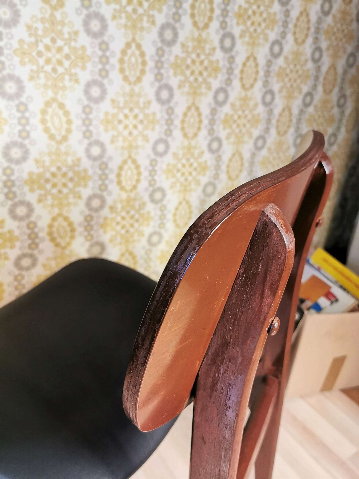 Set Of 2 Vintage Wooden Dining Chair With Faux Leather Seat / Made In Yugoslavia 1970s By "šipad", Original photo Furniture
