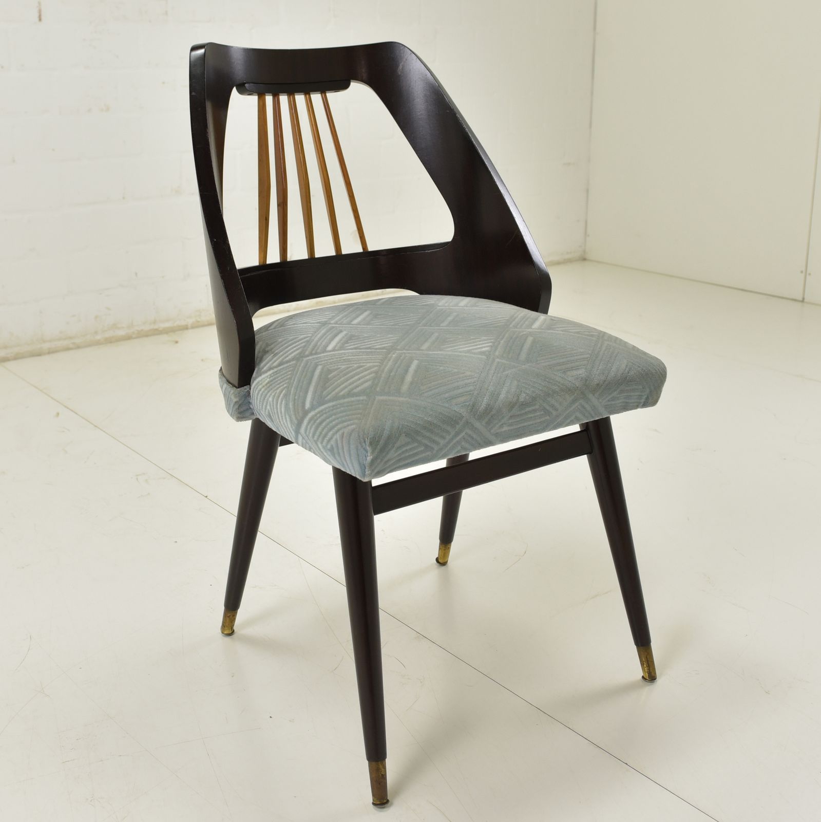 photo furniture Set Of 6 Chairs Restored Vintage Retro Design Rockabilly Dining Chairs 1960
