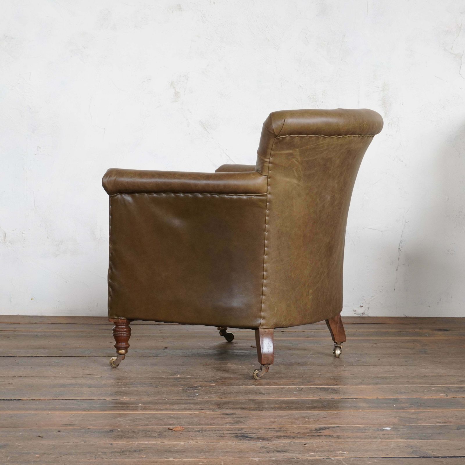 Howard And Sons Woodstock Armchair   Green Leather photo 4595.0